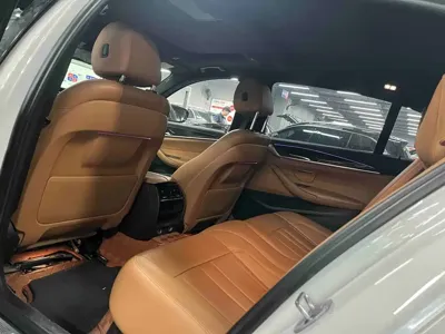 BMW 5 Series 2018, 121000 км, за 108800 CNY - фото 6