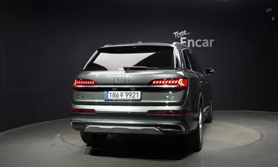 Audi Q7 2023, 52924 км, за 37468.49 USD