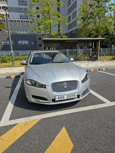 Jaguar XF · 2012 год