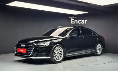 Audi A8 · 2021 год