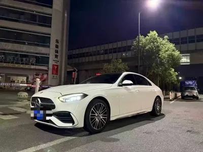 Mercedes-Benz C-Class 2023, 30000 км, за 175000 CNY