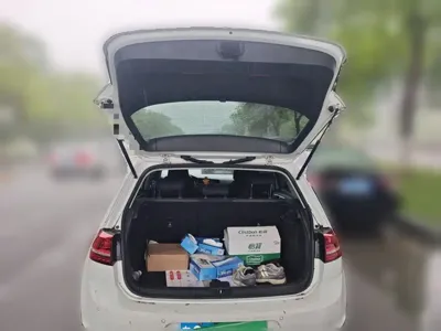 Volkswagen Golf 2017, 76200 км, за 51100 CNY - фото 10