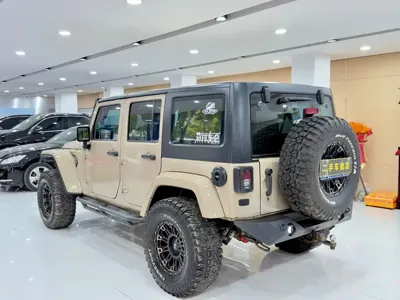 Jeep Wrangler 2016, 120000 км, за 96800 CNY - фото 9