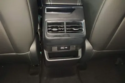 Geely Auto Preface 2023, 70000 км, за 83628.62 CNY - фото 11