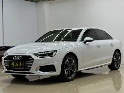 Audi A4L 2020, 71000 км, за 109800 CNY