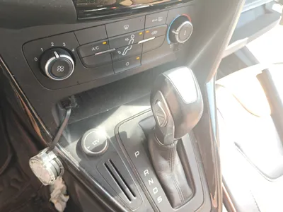Ford Focus 2018, 59000 км, за 49808.72 CNY - фото 11