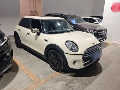 MINI MINI 2020, 53800 км, за 81100 CNY