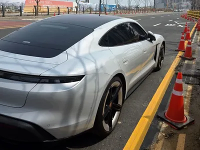 Porsche Taycan 2025, 17500 км, за 156820000 KRW