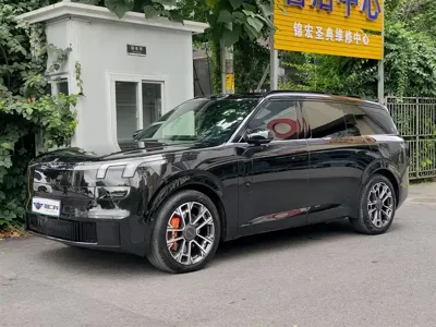 Lynk & Co 领克900 · 2025 год