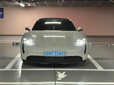 Porsche Taycan · 2023 год