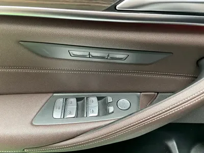 BMW 5 Series 2021, 96000 км, за 189500 CNY - фото 16