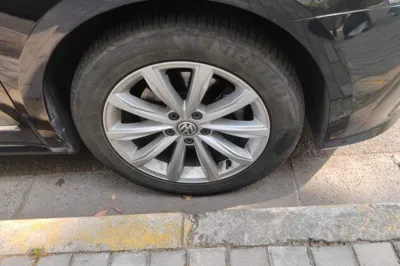Volkswagen Passat 2017, 70000 км, за 59341.07 CNY - фото 8