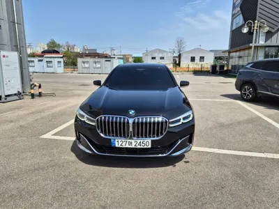 BMW 7-Series · 2021 год