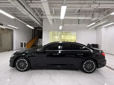 Audi A6L New Energy 2022, 41000 км, за 199800 CNY - фото 3