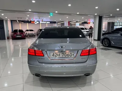 Hyundai Genesis 2011, 68633 км, за 3900000 KRW