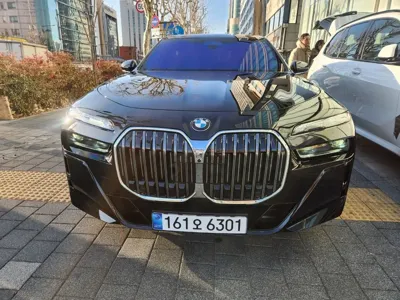 BMW 7-Series · 2025 год