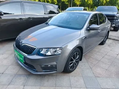 Skoda Octavia 2016, 78800 км, за 33600 CNY