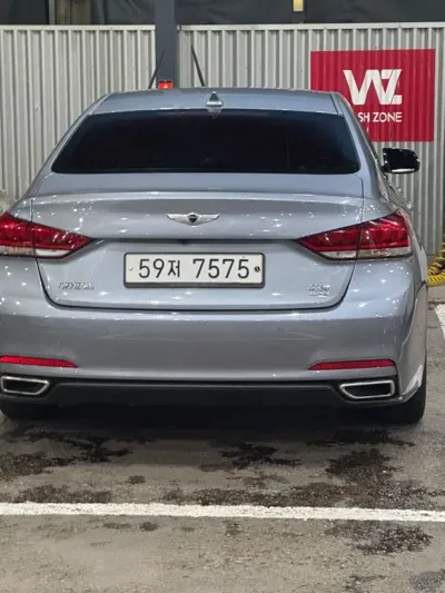 Hyundai Genesis 2015, 127000 км, за 8640000 KRW