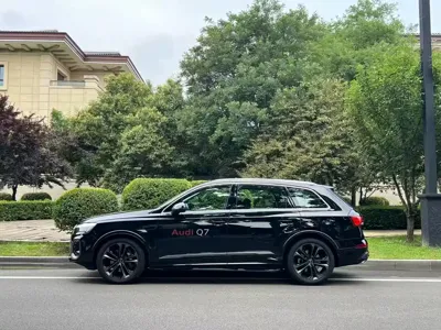 Audi Q7 2025, 1500 км, за 488000 CNY - фото 3
