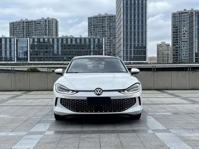 Volkswagen Lamando 2024, 17000 км, за 105800 CNY