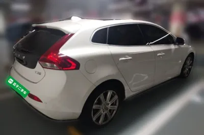 Volvo V40 2018, 22800 км, за 68803.9 CNY