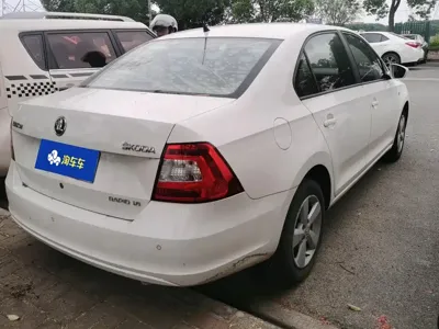 Skoda Rapid 2013, 79800 км, за 16299 CNY