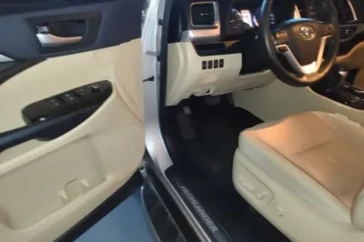 Toyota Highlander 2018, 37900 км, за 168256.54 CNY - фото 18