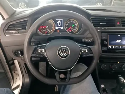 Volkswagen Tiguan L 2020, 84300 км, за 76800 CNY - фото 11