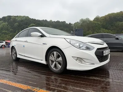 Hyundai Sonata 2012, 168069 км, за 3300000 KRW