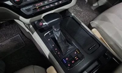 Kia Canival 2017, 192262 км, за 7500000 KRW - фото 9