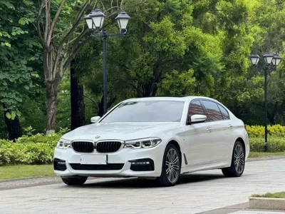 BMW 5 Series · 2018 год