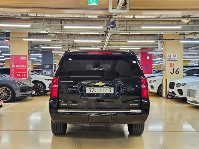 Chevrolet Surburban 2017, 85000 км, за 37000000 KRW - фото 4