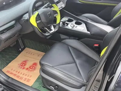 Changan UNI-V 2022, 30000 км, за 44900 CNY