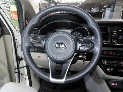 Kia Canival 2017, 183236 км, за 14000000 KRW - фото 16