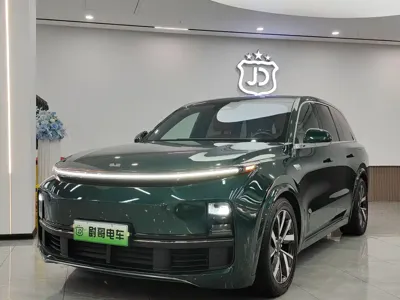 Li Auto Li L8 · 2023 год