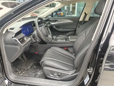 Hongqi Hongqi H5 2024, 25099 км, за 85800 CNY