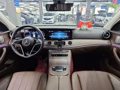 Mercedes-Benz E-Class 2023, 60000 км, за 293800 CNY