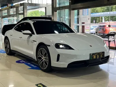 Porsche Taycan 2025, 14000 км, за 758000 CNY