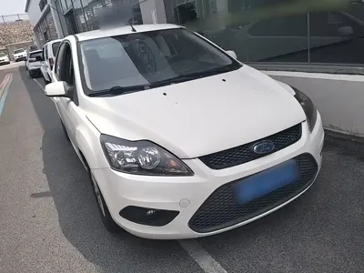 Ford Focus 2014, 124800 км, за 9300 CNY