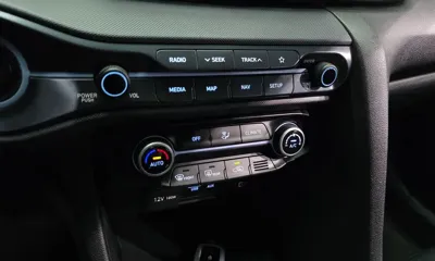 Hyundai Veloster 2019, 73689 км, за 13700000 KRW - фото 17