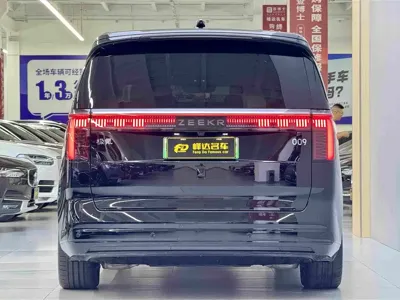 Zeekr 009 2024, 35000 км, за 288000 CNY