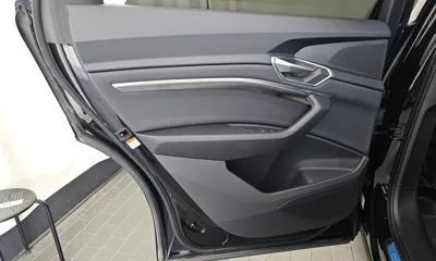 Audi e-tron 2022, 41004 км, за 46500000 KRW - фото 25