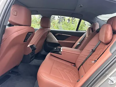 BMW i5 0, 100 км, за 276000 CNY - фото 8
