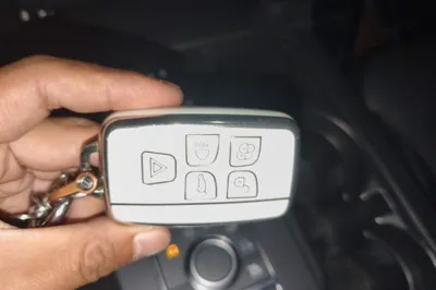 Land Rover Discovery 2017, 103100 км, за 201525.8 CNY - фото 20