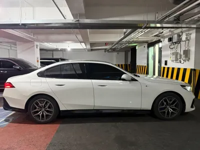 BMW 5-Series 2025, 16000 км, за 74760000 KRW