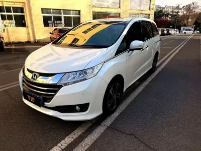 Honda Odyssey 2015, 110000 км, за 57800 CNY