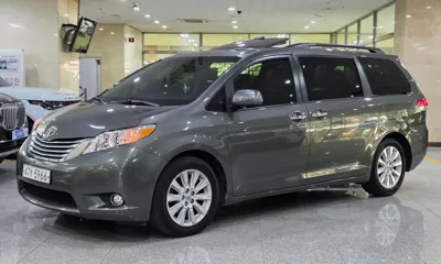 Toyota Sienna · 2012 год