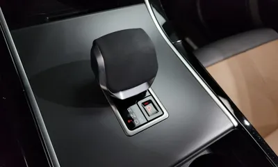 Land Rover Range Rover Velar 2025, 26572 км, за 77890000 KRW - фото 9