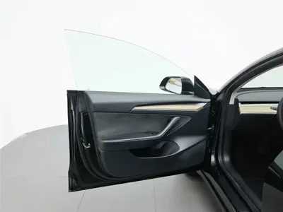 Tesla Model 3 2021, 125300 км, за 103900 CNY - фото 8