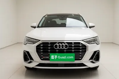 Audi Q3 2022, 12400 км, за 218344.75 CNY